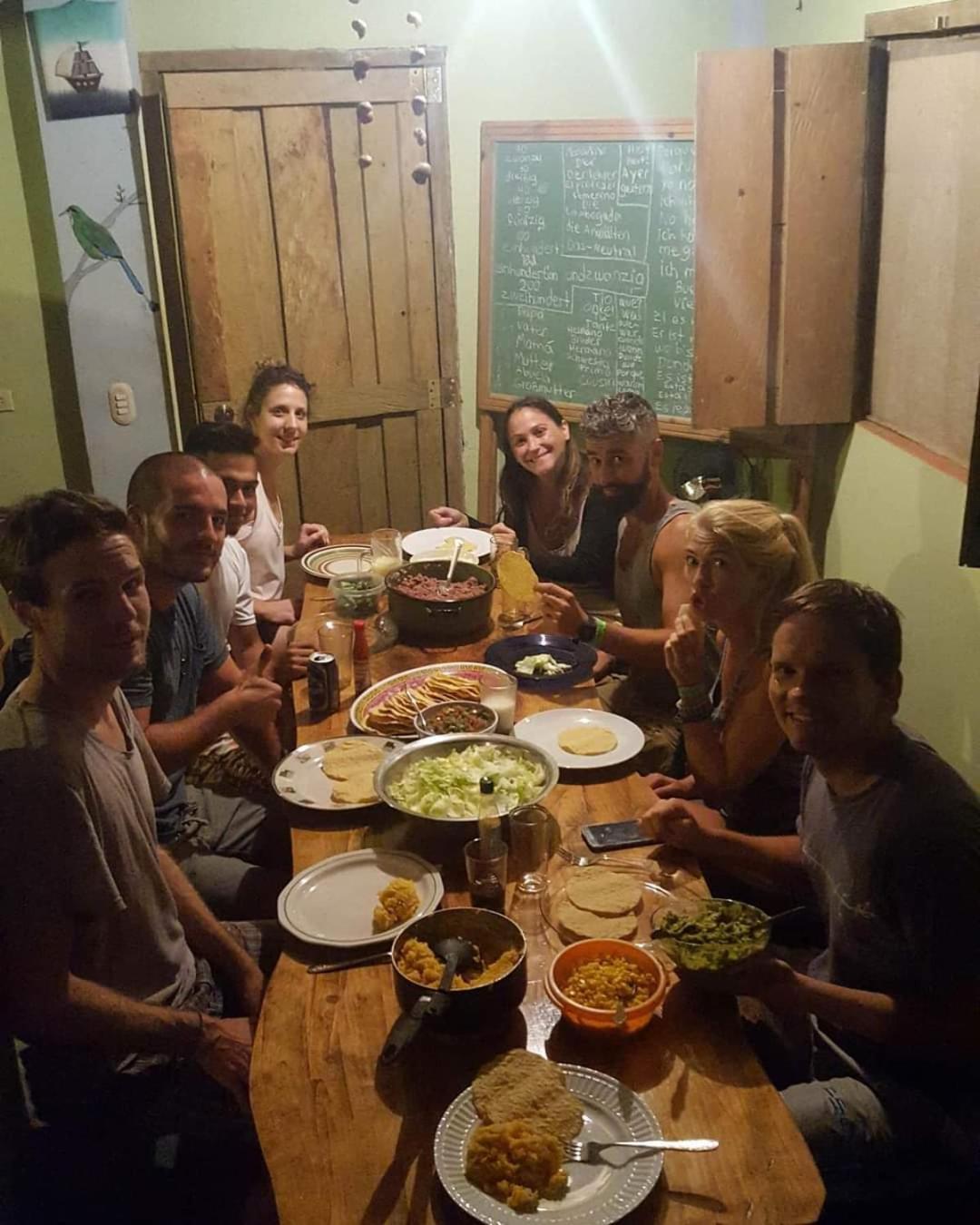 Hostal Azul Del Lago Agua Azul Ngoại thất bức ảnh